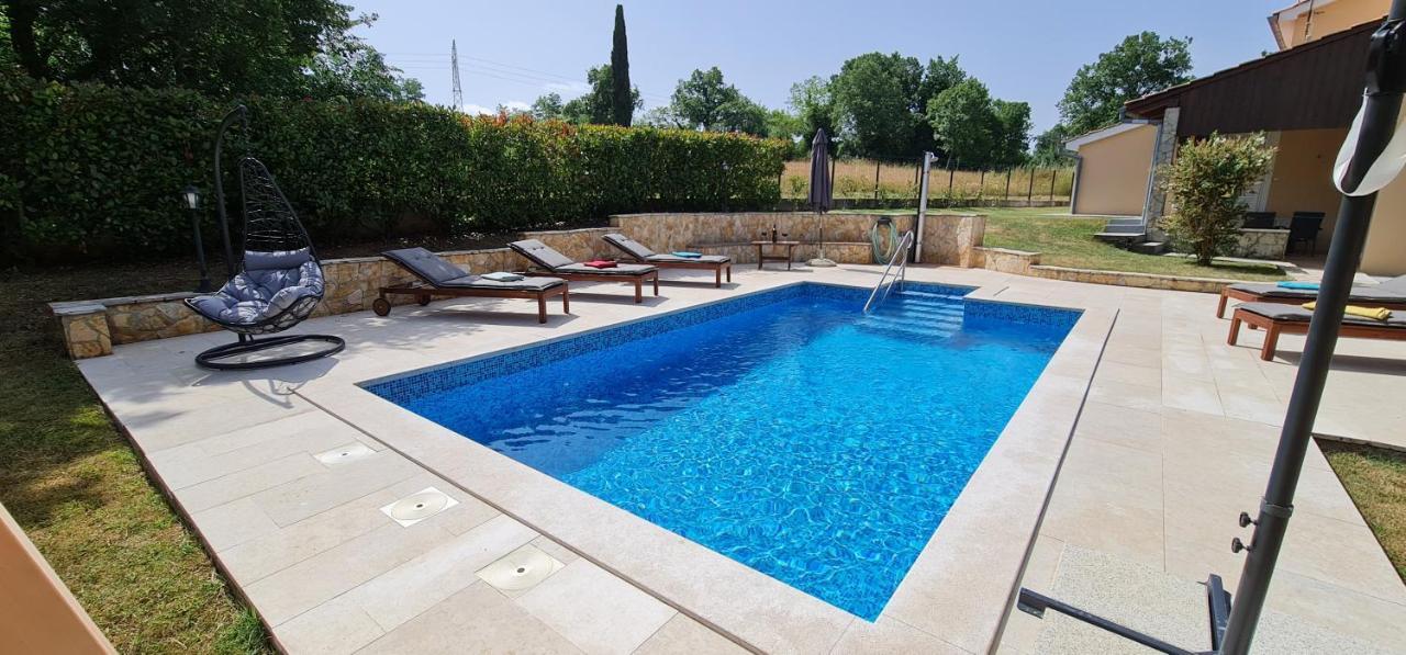 Sunny Garden Villa With Pool Loborika Kültér fotó