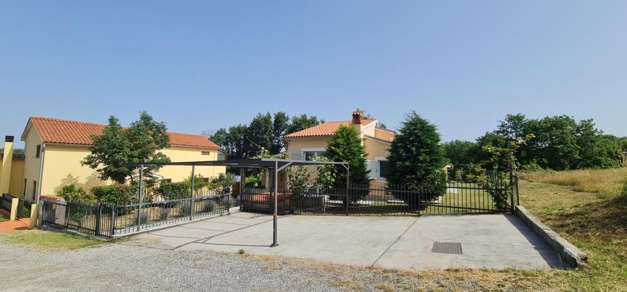 Sunny Garden Villa With Pool Loborika Kültér fotó